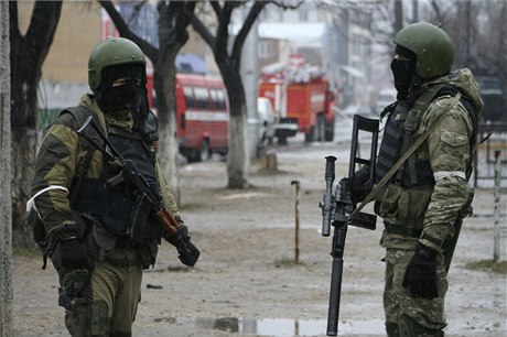 lenové ruských speciálních jednotek pi jednom ze zásah na území Dagestánu.