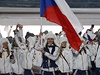 árka Strachová pivádí eskou výpravu na slavnostní zahájení XXII. zimních olympijských her