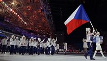 rka Strachov pivd eskou vpravu na slavnostn zahjen XXII. zimnch olympijskch her