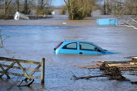 Zaplavené parkovit v Burrowbridge