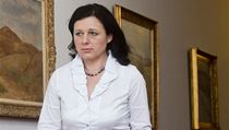 Ministryně pro místní rozvoj Věra Jourová přichází na schůzi vlády 3. února v Praze. | na serveru Lidovky.cz | aktuální zprávy