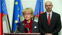 Ministryně spravedlnosti Helena Válková a její náměstek pro vězeňství, probaci a mediaci Pavel Štern (vpravo). | na serveru Lidovky.cz | aktuální zprávy