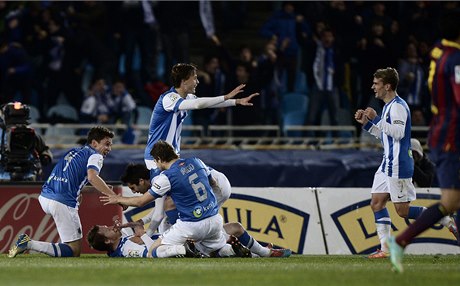 Fotbalisté Realu Sociedad po jednom ze vstelených gól.