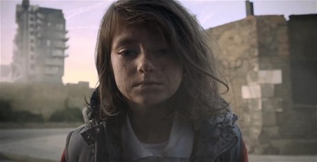 Kampa nadace Save the Children upozoruje videem na utrpení dtí bhem války.