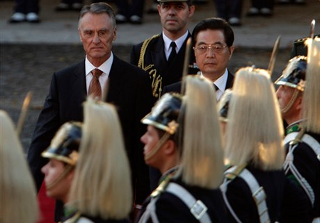ínský prezident Chu in-tchao pi návtv Lisabonu zaátkem listopadu potil nejen portugalského prezidenta Aníbala Cavaca Silvu.