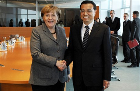 ínský vicepremiér Li Kche-chiang s nmeckou kanclékou Angelou Merkelovou na schzce v berlínském kancléství v pátek 7. ledna.