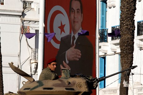 Tuniská armáda nepodpoila hlavu státu, a mla tak rozhodující podíl na tom, e prezident Bin Alí utekl 14. ledna ze zem.