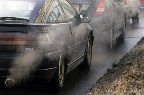 Svt se brání emisím popílku z automobil. ei je v klidu dál inhalují.