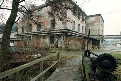 The former Vitka textile factory is now in the hands of an Olomouc firm keen to restore it and honor the memory of Oskar Schindler and the Jewish workers on his famous List