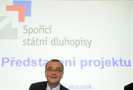Ministr financí Miroslav Kalousek odstartoval kampa, jejím cílem je otestovat zájem veejnosti o koupi státních dluhopis - výhledov a za nkolik desítek miliard korun.
