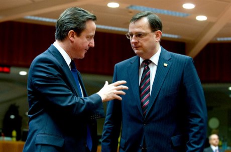 Czech prime minister Petr Neas (right), seen here chatting with his British counterpart David Cameron, said ahead of the Dec. 89 summit in Brussels he did not believe that the Czech Republic would find itself isolated alongside Britain