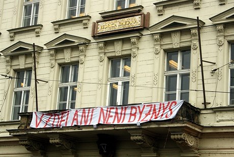 V ebíku nejkvalitnjích filmových kol svta, který pravideln sestavuje...