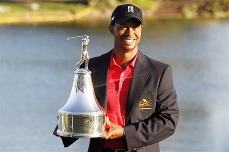 Tiger Woods dosáhl svého 72. vítzství na okruhu PGA. Stalo se v Orlandu na Florid na hiti Bay Hill pi turnaji Arnold Palmer Invitational.