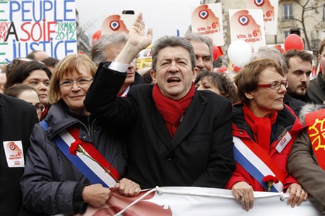 Kandidát krajní levice na francouzského prezidenta Jean-Luc Mélenchon na svém pedvolebním mítinku 18. bezna ped tém stotisícovým davem na paíském námstí Bastily prohlásil: V pípad volebního vítzství bude svoláno Ústavodárné shromádní. A to 