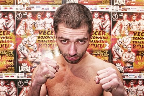 Firmu Borsay od íjna loského roku reprezentuje (jako len pedstavenstva) thai-boxer klubu Hanuman Gym Praha a významný len oblastního sdruení ODS Praha-západ Jakub Malich.