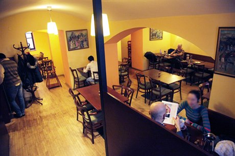 Restaurace, která si na nic nehraje. Velké hudby a výzdoby neteba, podává se standard  nic víc, ale ani nic mén.