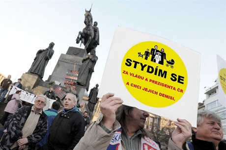 Protivládní protest, který Holeovská výzva uspoádala v Praze 16. bezna 2012.