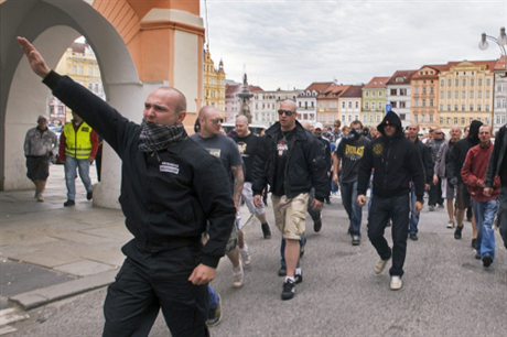 Sobota 29. ervna. Pochod demonstrant z eskobudjovického námstí.