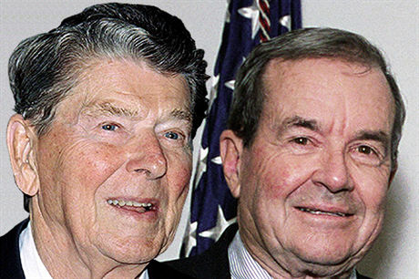 Ze svých známých ml bývalý americký republikánský prezident Ronald Reagan (vlevo) nejdvrnjí vztah s Billem Clarkem, který v letech 1982 a 1983 byl v ele Rady národní bezpenosti.