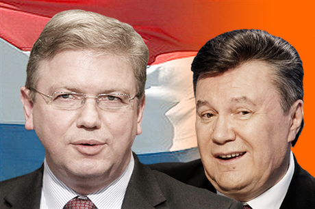 Pozorovatelé upozorují, e se tefan Füle (vlevo) rozhodl obnait hru Viktora Janukovye práv v dob, kdy se ukrajinský prezident chystal na úterní jednání do Moskvy...