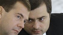 Vicepremiér Vladislav Surkov odstoupil. Čeká podobný osud i premiéra Dmitrije Medveděva? Vicepremiér Vladislav Surkov odstoupil. Čeká podobný osud i premiéra Dmitrije Medveděva?