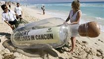 Klimatická konference v mexickém letovisku Cancún, která začala 29. listopadu, může rozhodnout o budoucnosti planety Země. Klimatická konference v mexickém letovisku Cancún, která začala 29. listopadu, může rozhodnout o budoucnosti planety Země.
