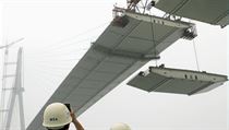 Některá průmyslová odvětví, hlavně stavaři, si na Čínu stežují, že v zahraničí poskytuje vysoké úvěry za ekonomicky neracionálních podmínek. | na serveru Lidovky.cz | aktuální zprávy Některá průmyslová odvětví, hlavně stavaři, si na Čínu stežují, že v zahraničí poskytuje vysoké úvěry za ekonomicky neracionálních podmínek. | na serveru Lidovky.cz | aktuální zprávy
