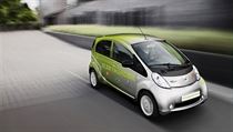 Automobilka Peugeot pronajme Skupině ČEZ pro příští rok deset vozů i0n, čímž by se měl stimulovat rozvoj „elektromobility“ v Česku. Automobilka Peugeot pronajme Skupině ČEZ pro příští rok deset vozů i0n, čímž by se měl stimulovat rozvoj „elektromobility“ v Česku.