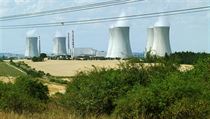 ČEZ, which plans to expand existing NPPs, is a frequent eurobond issuer. Polish utilities also plan to tap the bond market to co-fund capex ČEZ, which plans to expand existing NPPs, is a frequent eurobond issuer. Polish utilities also plan to tap the bond market to co-fund capex