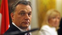 Současný maďarský premiér Viktor Orbán zachází se soukromým majetkem stejně neomaleně jako svého času jeho předchůdce Ferenc Gyurcsány se státním. Současný maďarský premiér Viktor Orbán zachází se soukromým majetkem stejně neomaleně jako svého času jeho předchůdce Ferenc Gyurcsány se státním.