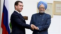 Prezident Dmitrij Medveděv a premiér Manmóhan Singh potvrdili, že Rusko a Indie jsou blízkými politickými a ekonomickými partnery již od sovětských dob. Prezident Dmitrij Medveděv a premiér Manmóhan Singh potvrdili, že Rusko a Indie jsou blízkými politickými a ekonomickými partnery již od sovětských dob.