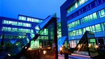 Grantová i Technologická agentura ČR se z odloučených pracovišť přestěhují do nových společných prostor v Praze 6 na Evropské třídě. Mimo jiné budou blíže ruzyňskému letišti. Grantová i Technologická agentura ČR se z odloučených pracovišť přestěhují do nových společných prostor v Praze 6 na Evropské třídě. Mimo jiné budou blíže ruzyňskému letišti.