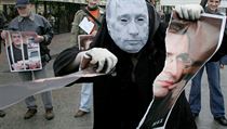 Premiér Vladimir Putin není viník a Michail Chodorkovskuij není pouze oběť. Premiér Vladimir Putin není viník a Michail Chodorkovskuij není pouze oběť.