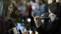 The nose knows: A wine’s bouquet is the major determinate of perceived flavor The nose knows: A wine’s bouquet is the major determinate of perceived flavor
