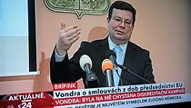 Ministr obrany a místopředseda ODS Alexandr Vondra na dnešní mimořádné tiskové konferenci vyvracel spekulace o předražené zakázky se společností Promopro během českého předsednictví EU. Ministr obrany a místopředseda ODS Alexandr Vondra na dnešní mimořádné tiskové konferenci vyvracel spekulace o předražené zakázky se společností Promopro během českého předsednictví EU.