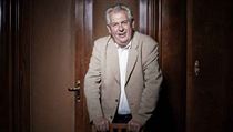 „Dvě desítky let po listopadové revoluci hledá Česká republika své dlouhodobé směřování,“ napsal expremiér Miloš Zeman v článku publikovaném 2. února v deníku Právo. „Dvě desítky let po listopadové revoluci hledá Česká republika své dlouhodobé směřování,“ napsal expremiér Miloš Zeman v článku publikovaném 2. února v deníku Právo.