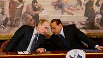 Obchod mezi Eni a Gazpromen zapadá nejen do obecného kontextu velmi dobrých vztahů mezi Kremlem a italským premiérem Silviem Berlusconim, ale i do konkrétní spolupráce mezi těmito dvěma energetickými giganty. Obchod mezi Eni a Gazpromen zapadá nejen do obecného kontextu velmi dobrých vztahů mezi Kremlem a italským premiérem Silviem Berlusconim, ale i do konkrétní spolupráce mezi těmito dvěma energetickými giganty.