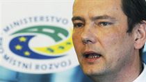 Jediné, z čeho můžeme dnes při tvorbě cenových map vycházet, jsou znalecké posudky, říká Miroslav Kalous. Jediné, z čeho můžeme dnes při tvorbě cenových map vycházet, jsou znalecké posudky, říká Miroslav Kalous.
