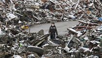 Většinu následků zemětřesení finančně ponese japonská vláda. Většinu následků zemětřesení finančně ponese japonská vláda.