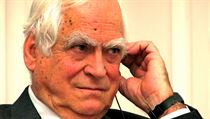 Německý právník Peter Eigen založil organizaci Transparency International, již nejvíc proslavil index vnímání korupce, v roce 1993. Německý právník Peter Eigen založil organizaci Transparency International, již nejvíc proslavil index vnímání korupce, v roce 1993.