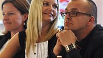 Jaroslav Škárka (right) says his own comments about ‘loyalty payments’ from party colleague Vít Bárta were ‘nonsense’. VV deputy chairwoman Kateřina Klasnová (center) — Bárta’s wife — has accused her husband of ‘totalitarian’ methods Jaroslav Škárka (right) says his own comments about ‘loyalty payments’ from party colleague Vít Bárta were ‘nonsense’. VV deputy chairwoman Kateřina Klasnová (center) — Bárta’s wife — has accused her husband of ‘totalitarian’ methods