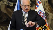 President Klaus has called a time-out on debate over which ministers’ heads should roll President Klaus has called a time-out on debate over which ministers’ heads should roll