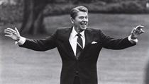 Ronald Reagan snižoval daně, protože věděl, že lidé díky tomu mohou vydělané peníze víc utrácet, investovat i šetřit. Ronald Reagan snižoval daně, protože věděl, že lidé díky tomu mohou vydělané peníze víc utrácet, investovat i šetřit.