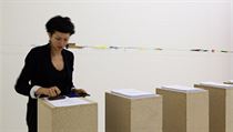 Gallery visitors can stamp an artist’s signature in “Self-service” Gallery visitors can stamp an artist’s signature in “Self-service”