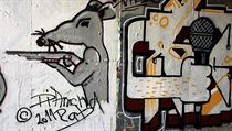 Mnohaúrovňová alegorie české politiky pod úrovní Barrandovského mostu v Praze. Mnohaúrovňová alegorie české politiky pod úrovní Barrandovského mostu v Praze.