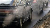 Svět se brání emisím popílku z automobilů. Češi je v klidu dál inhalují. Svět se brání emisím popílku z automobilů. Češi je v klidu dál inhalují.