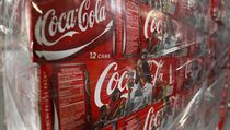 Coca-Cola se v jednotlivých zemích Evropské unie liší. K základnímu sirupu, který je všude stejný, se přidává lokální voda i různá sladidla. Coca-Cola se v jednotlivých zemích Evropské unie liší. K základnímu sirupu, který je všude stejný, se přidává lokální voda i různá sladidla.