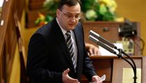 Dle průzkumu STEM se 51 procent občanů domnívá, že vláda Petra Nečase neprosadí zásadní reformy a nepřinese prospěch naší zemi. Dle průzkumu STEM se 51 procent občanů domnívá, že vláda Petra Nečase neprosadí zásadní reformy a nepřinese prospěch naší zemi.