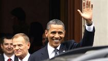 Barack Obama ujistil své polské přátele (v pozadí premiér Donald Tusk), že jejich zemi považuje za lídra demokratické a ekonomické transformace v celé střední Evropě. To Poláci slyšeli rádi. Barack Obama ujistil své polské přátele (v pozadí premiér Donald Tusk), že jejich zemi považuje za lídra demokratické a ekonomické transformace v celé střední Evropě. To Poláci slyšeli rádi.