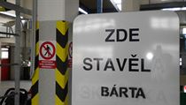 Dálnice D11 se v poslední době dostala do povědomí v souvislosti s propady půdy, kvůli nimž nechal exministr Vít Bárta umístit na poškozené úseky cedule se jménem údajného viníka - společnosti Skanska. Teď se o D11 bude mluvit opět v souvislosti se selko Dálnice D11 se v poslední době dostala do povědomí v souvislosti s propady půdy, kvůli nimž nechal exministr Vít Bárta umístit na poškozené úseky cedule se jménem údajného viníka - společnosti Skanska. Teď se o D11 bude mluvit opět v souvislosti se selko